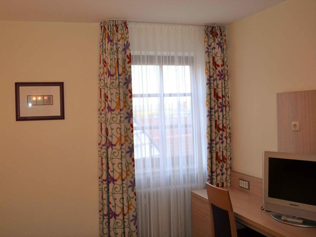 Hotel-Gasthof Rotes Ross Markt Einersheim المظهر الخارجي الصورة
